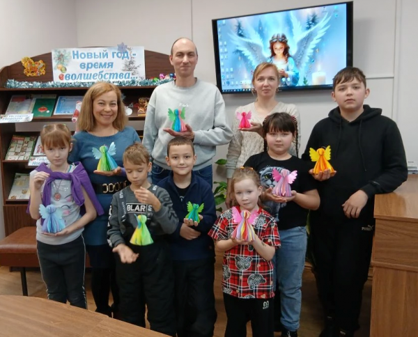 Рождественские ангелочки согрели сердца в Ядринской библиотеке!