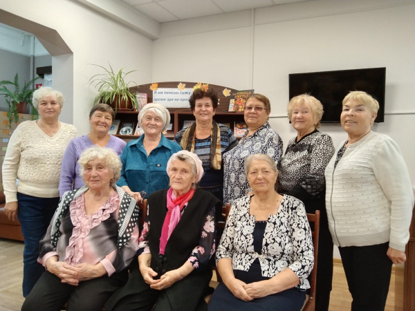 Литературно-музыкальная гостиная «Золотые руки мамы»