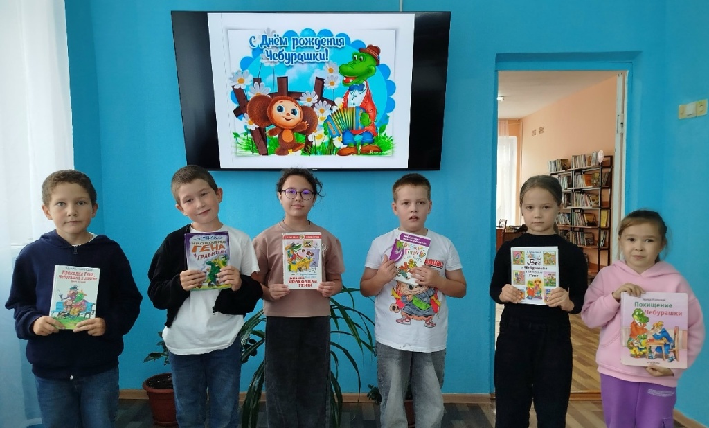 Чебурашка: герой мультфильмов и литературы
