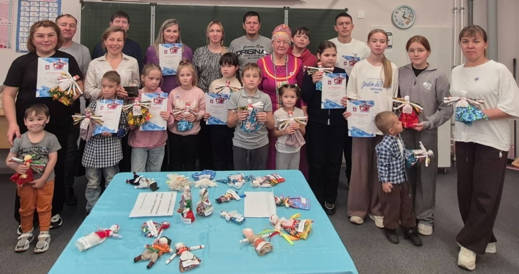 Мастер-класс по изготовлению куклы-оберега в День отца