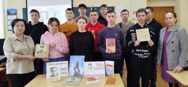 Строками мужества