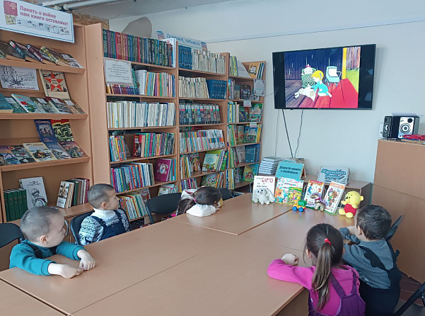 Поэтический час "Весёлый друг детства" 